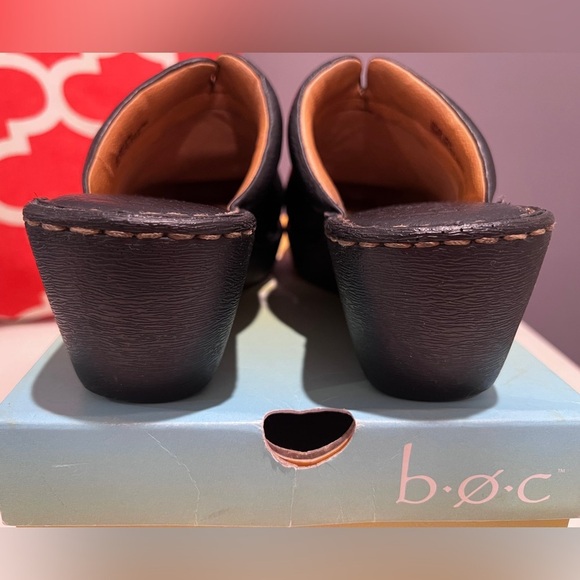 b.o.c. Women's Black Slip-On Clogs - Picture 6 of 8
